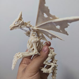 The Wraithwing Dragon Articulating Dragon Flexi Wiggle Pet