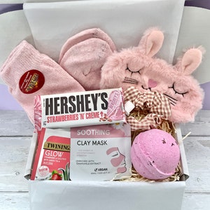 Snuggle Bunny Gift Box, Pink Winter Warmer, Snuggle up, Night in Present, Gift for her, Bath box, Beauty box, hugs from afar, Care Package