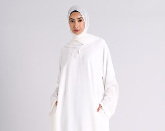 Plain White Closed Abaya with 2x Zip Pockets | Umrah Abaya | Long White Dress with Pockets | Muslim Long Dress | Prayer Dress | Summer Dress