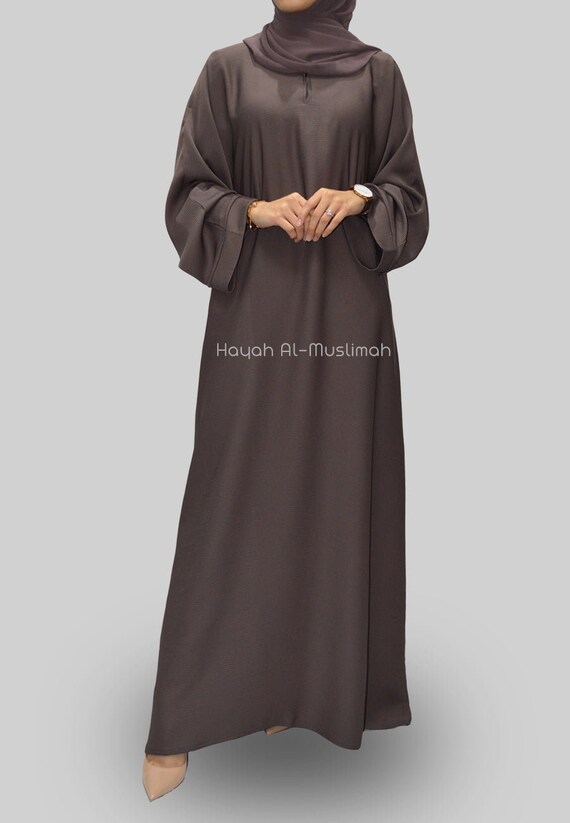 Bedrock Taupe Textured Abaya With 2x 