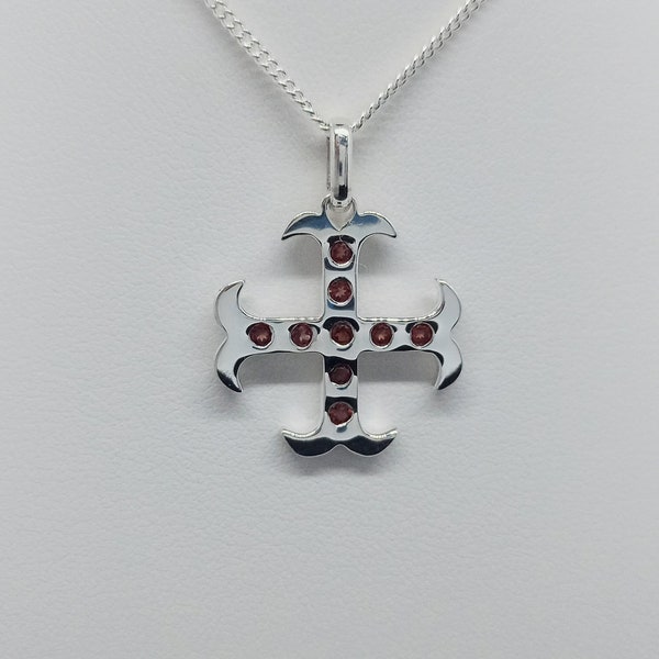 Collier unique avec pendentif croix Cathare en argent et grenats