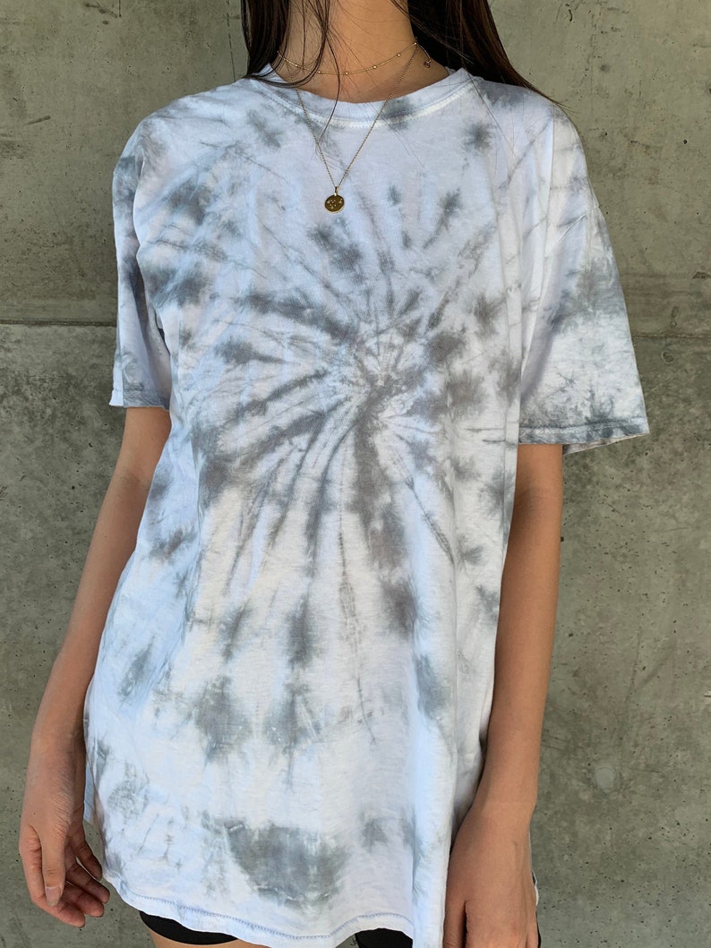 oversized tie dye tee