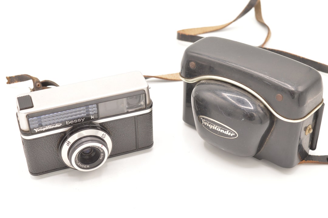 Ancien Appareil photo Voigtlander Et Éclair Lux Box Coronet