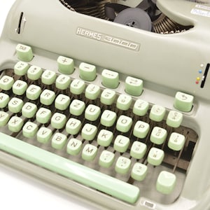 Máquina de escribir Hermes 3000 - Paillard - Buen estado color verde menta - teclado qwerty