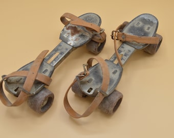 Patins à roulettes roller french vintage speedy junior - dans son jus - occasion pour decoration