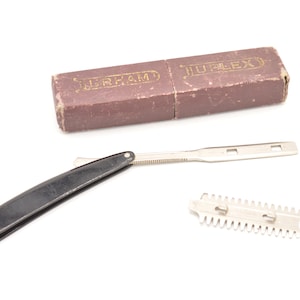Old vintage Durham safety razor in original box