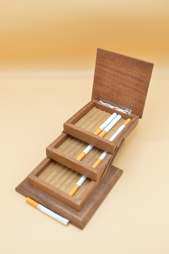 Folding wooden cigarette box Gem
