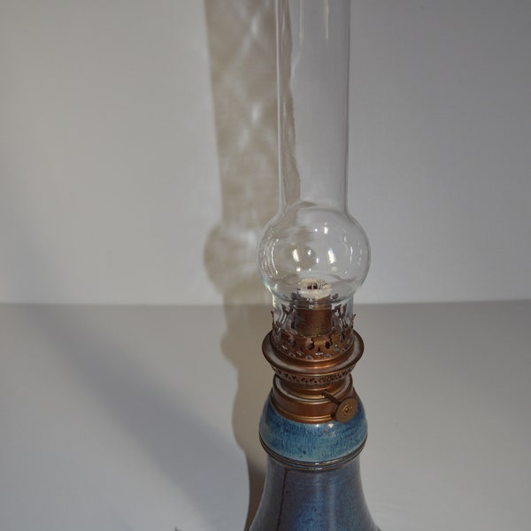 Lampe à huile vintage base bleue style faience -