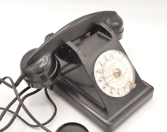 Vintage black telephone with earpiece Picart-Lebas_Chateaudun