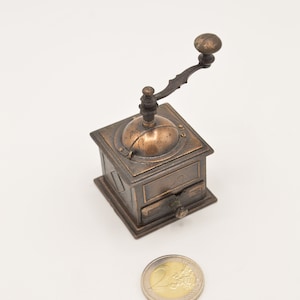 PlayMe pencil sharpener made in Spain - Coffee grinder
