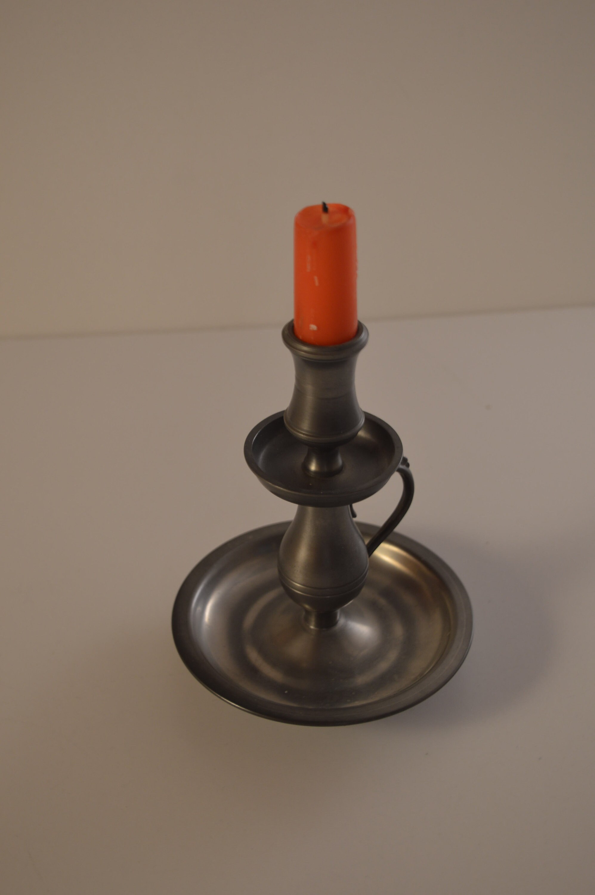 BOUGEOIR EN ÉTAIN FIN LES ÉTAINS D'ART DU CHEVALIER L.H fine tin candle holder EUR 20,00 - FR