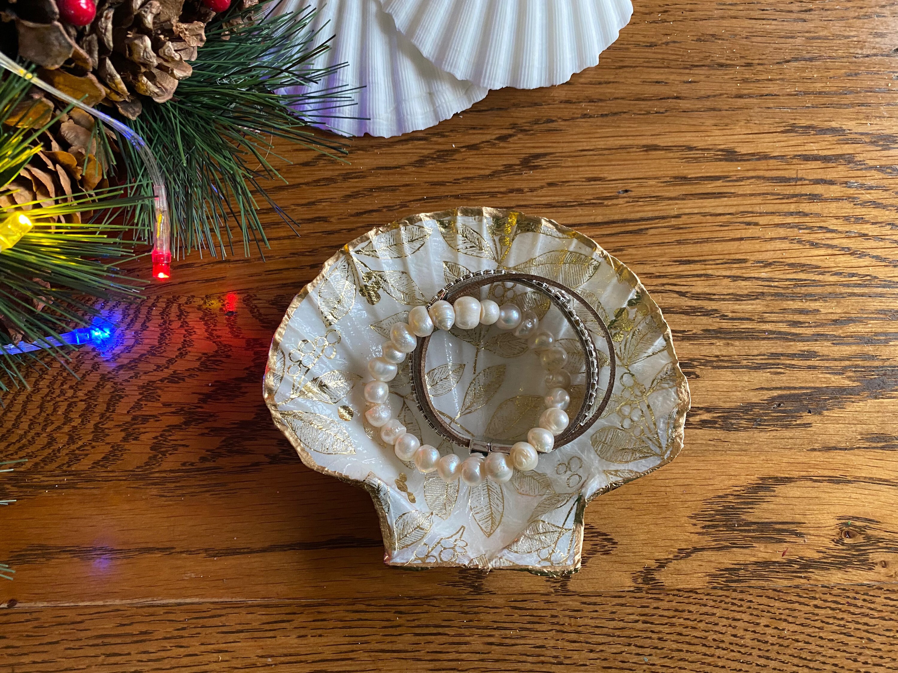 Scallop Shell Trinket Dish Gold Leaf and Berry Design Etsy UK