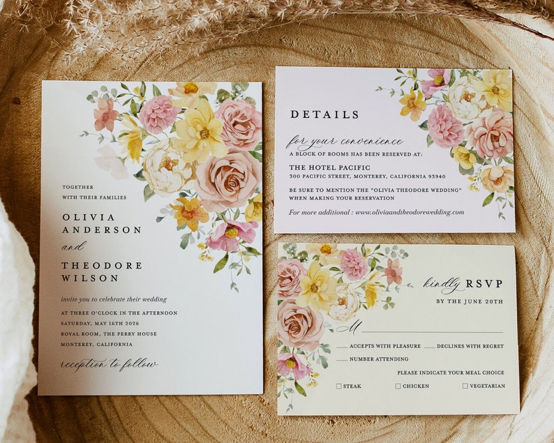 Pode incluir: Conjunto de convites de casamento com designs florais. O convite apresenta um buqu&ecirc; de flores em aquarela em tons de rosa, amarelo e verde. O cart&atilde;o de detalhes inclui informa&ccedil;&otilde;es sobre o local, a data e a hora do casamento. O cart&atilde;o RSVP inclui uma se&ccedil;&atilde;o para que os convidados indiquem sua presen&ccedil;a e sua escolha de refei&ccedil;&atilde;o.