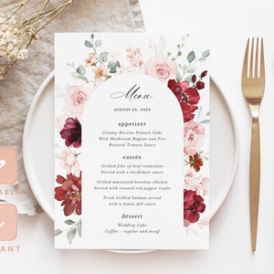 Modello di menu di nozze con blush bordeaux, carte del menu di ricevimento arco marrone blush, elegante menu per cena con acquerello floreale Boho Marsala, stampabile
