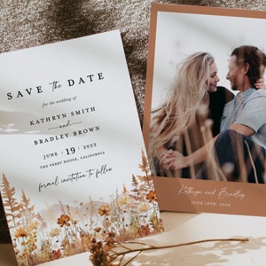 Herbst Berg Save The Date Vorlage, Wildblumen Foto Hochzeit Save The Dates, Terrakotta Wald Hochzeitsdatum, Rustikale Save the Date Karten
