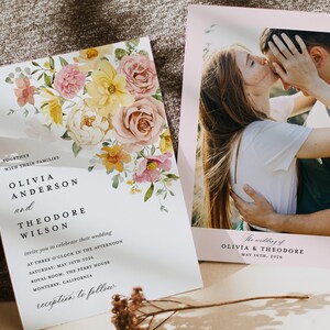 Pode incluir: Convite de casamento com design floral e uma foto de um casal se beijando. O texto do convite diz: "Juntos com suas fam&iacute;lias Olivia Anderson e Theodore Wilson convidam voc&ecirc; a celebrar seu casamento &agrave;s tr&ecirc;s da tarde de s&aacute;bado, 16 de maio de 2026 Royal Room, The Perry House Monterey, Calif&oacute;rnia recep&ccedil;&atilde;o a seguir". O cart&atilde;o menor diz "O casamento de Olivia & Theodore 16 de maio de 2026".