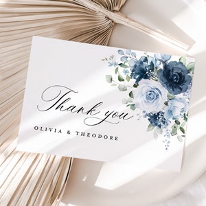Modèle de carte de remerciement bleu marine pour mariage, carte de remerciement floral bohème, jardin élégant en acier rose bleu clair marque de place de table