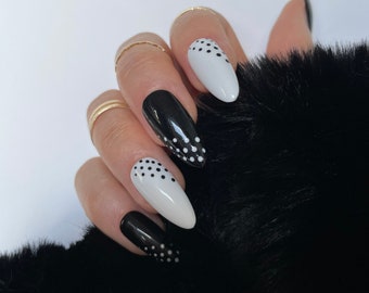 BLACK AND WHITE Press on nails/ Dotted nails/ Glue on nails/ White nails/ Black nails/ Almond nails/ Long nails/ Coffin nails/ ***Reusable