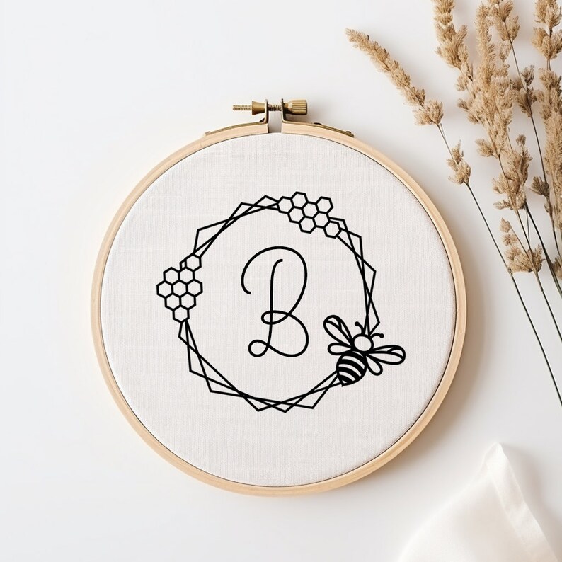 Bee Alphabet Monogram Embroidery Pattern: Printable Letter Template ...