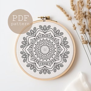 Patrón de bordado de mandala: diseño floral bohemio (patrón PDF)