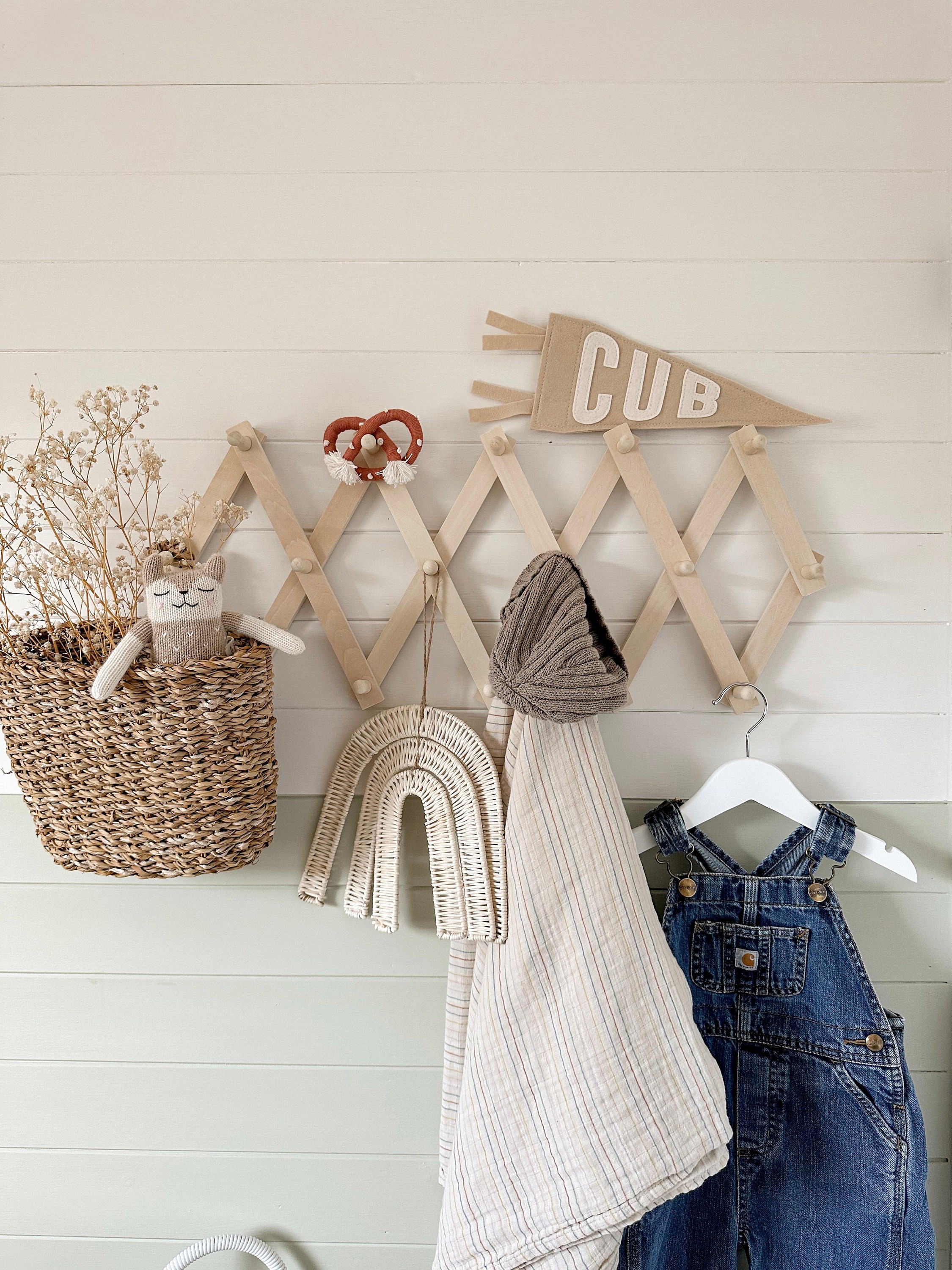 ACCORDION PEG RACK / Wooden Expandable Peg Rack / Coat Rack / Nursery Wall  Hanger 