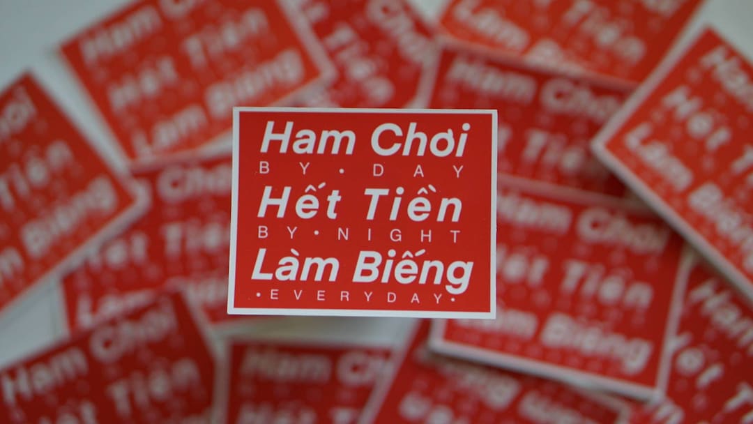 Ham Choi Het Tien Lam Bieng Vietnamese Motto Sticker Red Weatherproof