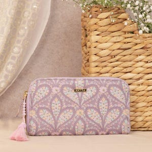 Nyra Bestickte Geldbörse - Violett, Abendtasche, weiße Hochzeit, Blumen Taschen, Designer Premium Clutch, Geschenke für Sie, Hochzeitsgäste Tasche