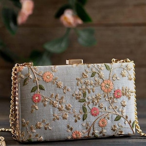 AMYRA FLORAL CREEPER BOX CLUTCH WEDDING FAVORS