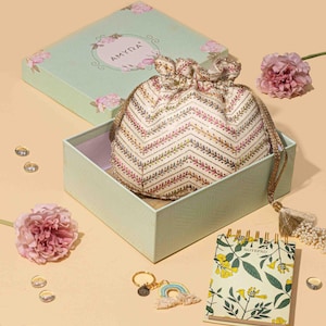 Geschenkkorb - Fiza Potli - Self care & Rainbow Keychain, Diwali Geschenk, indische festliche Diwali Geschenkbox, git für sie,
