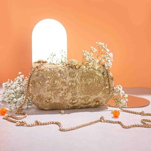 Aurelia Bridal Capsule-clutch, gouden handtas, designer- en bruiloftclutch, Diwali-cadeau