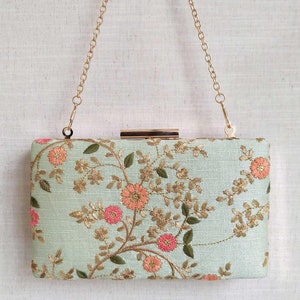 AMYRA Floral creeper box clutch - Mint