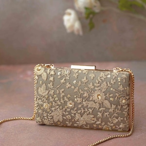 Pochette grise brodée, sac de créateur en soie brodée, floral, chic, tenue de fête, cadeaux Diwali