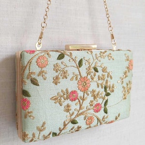 AMYRA Floral creeper box clutch - Mint