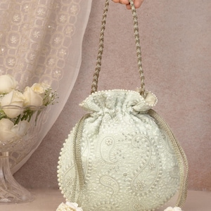Bolsos de mano bordados de Rhea Threadwork, color menta, para damas de honor, de primera calidad, accesorios de boda en tonos pastel, regalos para ella, bolsos para la fiesta nupcial