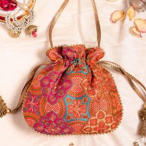 Amna bestickte Potli-Tasche - Rot, ethnische Handtasche, Braut- und Hochzeitstasche, festliche Diwali-Taschen