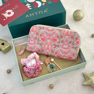 Cesta navideña - Cartera Wild Bloom - Caja perfumada y de bienestar, Cartera de mujer, Cartera hecha a mano, Regalo hecho a mano para ella, Cartera bordada