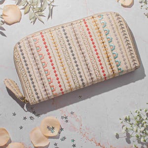 Cartera bordada Linea - Crema, Cartera de mujer, Cartera hecha a mano, Regalo hecho a mano para ella, Cartera con bordado floral, Cartera para mujer