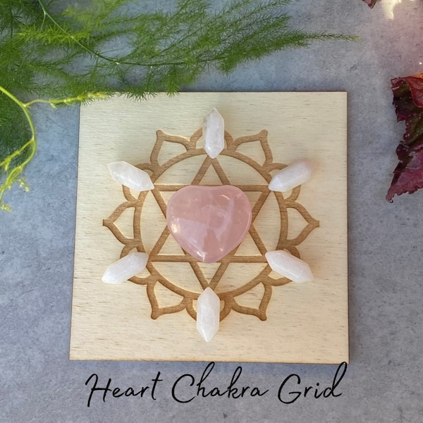 Heart Chakra Mini Crystal Grid - 11cm - Full Set - Rose Quartz & Clear Quartz