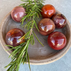 Mookaite 38-41mm Small Sphere - Gemstone - Mediation