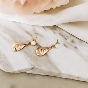 Dainty Gold Opal Oval Shell Earring l Gift for her l Beach Ocean Jewellery l Bridal Wedding Earring l October Birthstone l Christmas Gift