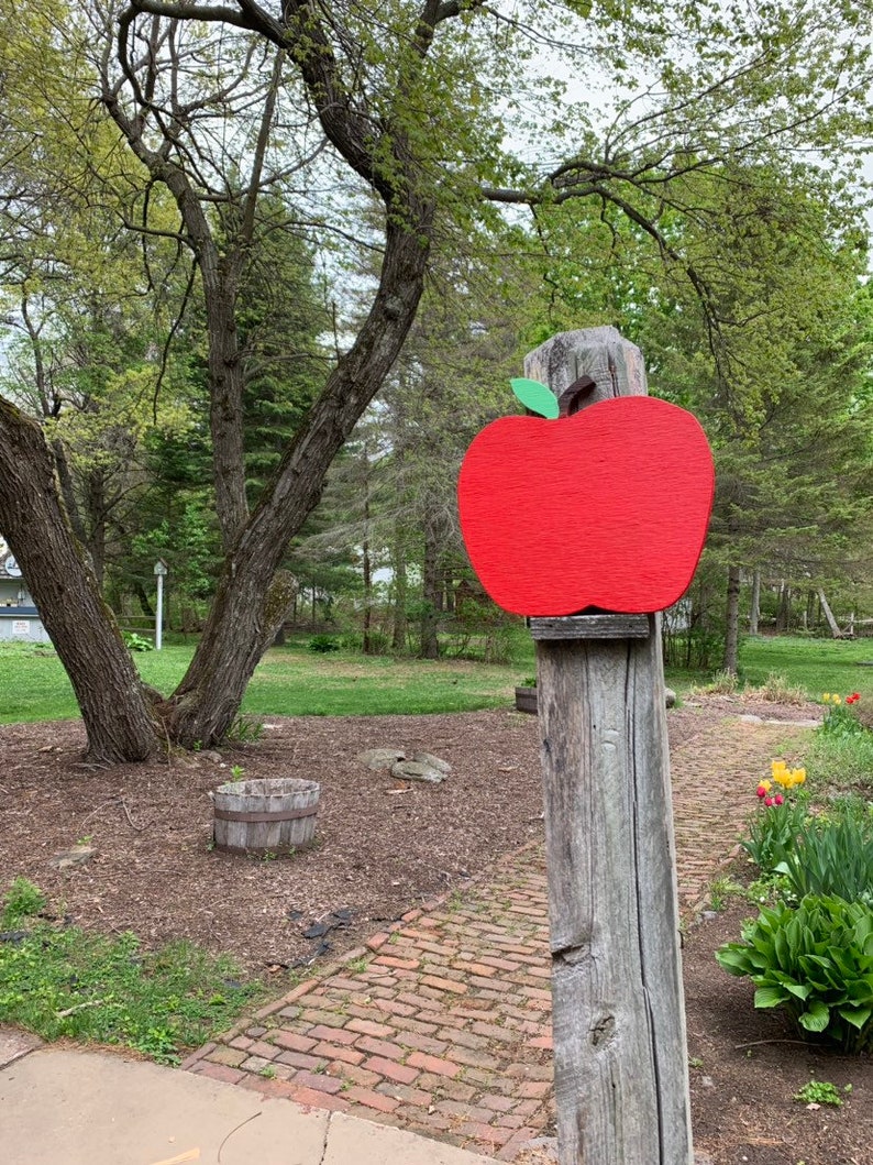 Custom Teacher Apple Sign Teacher Appreciation Teacher Graduation Wood Classroom Decor Customized Sign Wooden Apple New Teacher Gift