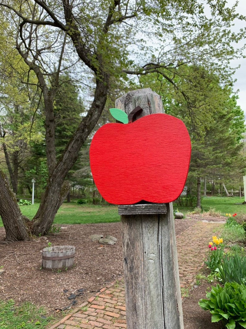 Custom Teacher Apple Sign Teacher Appreciation Teacher Graduation Wood Classroom Decor Customized Sign Wooden Apple New Teacher Gift