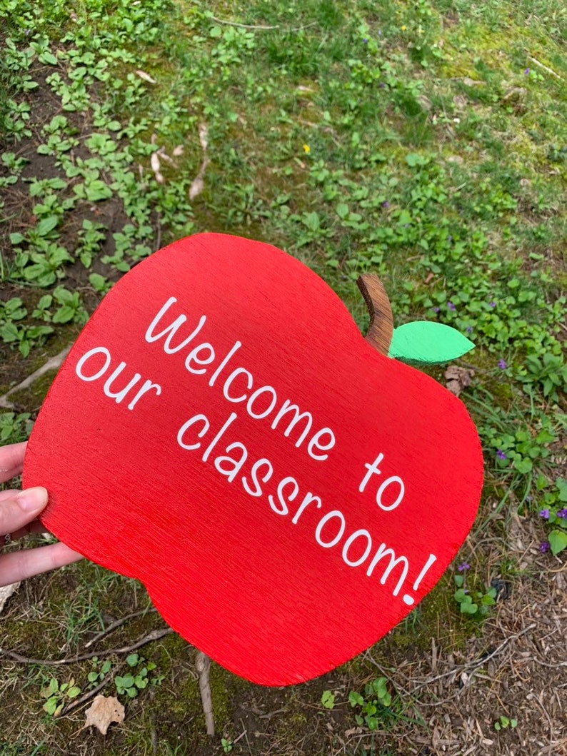 Custom Teacher Apple Sign Teacher Appreciation Teacher Graduation Wood Classroom Decor Customized Sign Wooden Apple New Teacher Gift