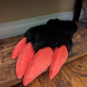 XL Wickerbeast paws/ StuffedTailFurs/ monster / big / claws