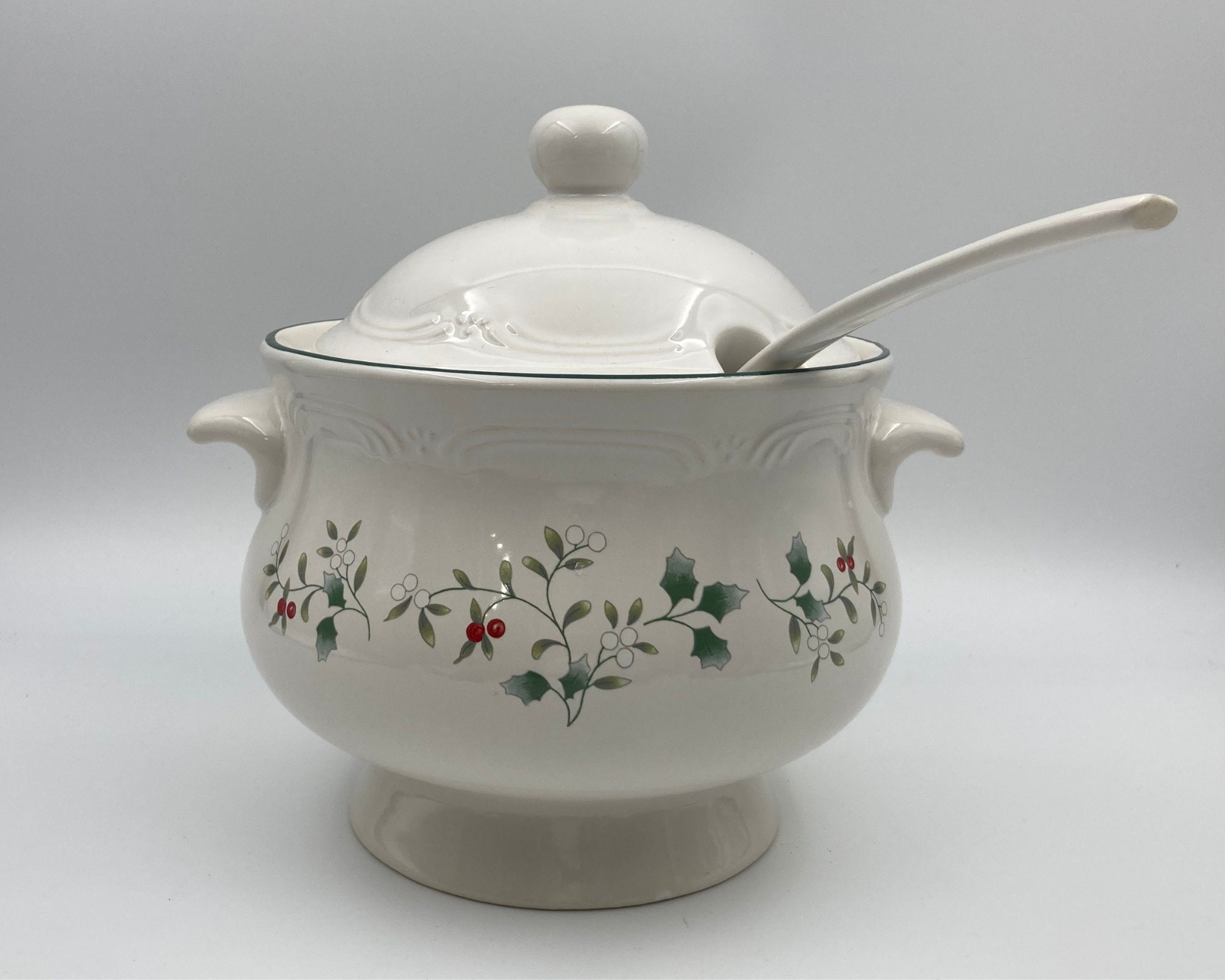 Pfaltzgraff winterberry top