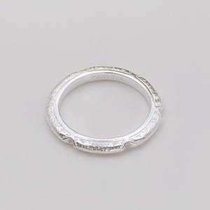 PANDORA Jewelry Silver Ring for Women Structure & Stones