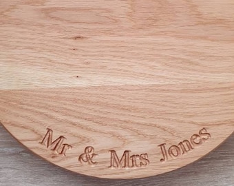 Engraved Round Oak Serving Board - Wedding Cake / Birthday / Christening / Celebration