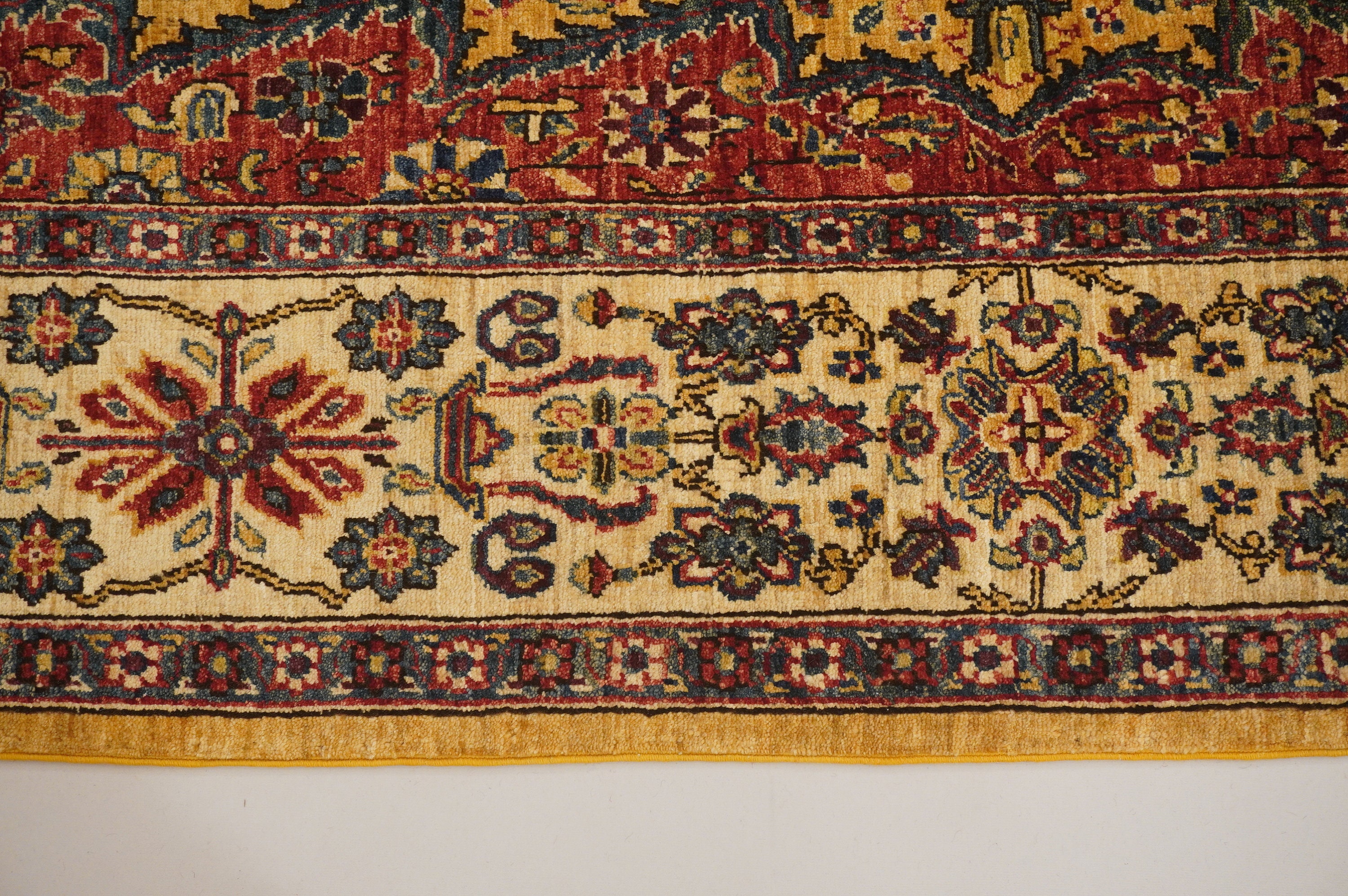 Tapis persan vintage chic rouge look antique 150x90 noué à la main 191057
