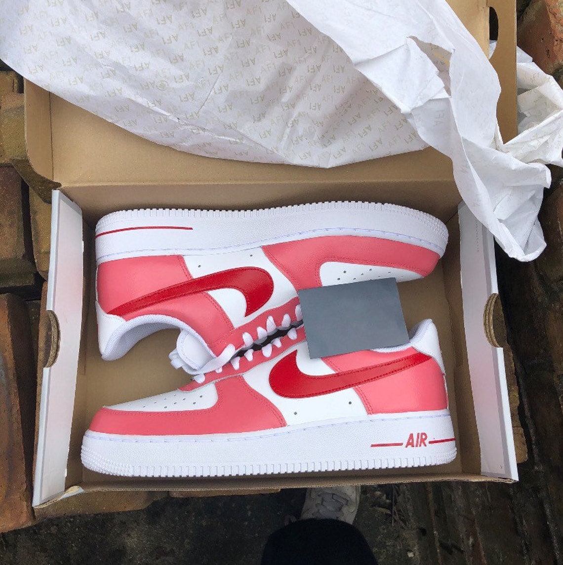 air force pink red