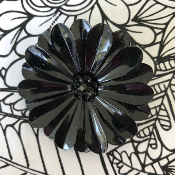 Large black White 1960’s enamel flower brooch pin